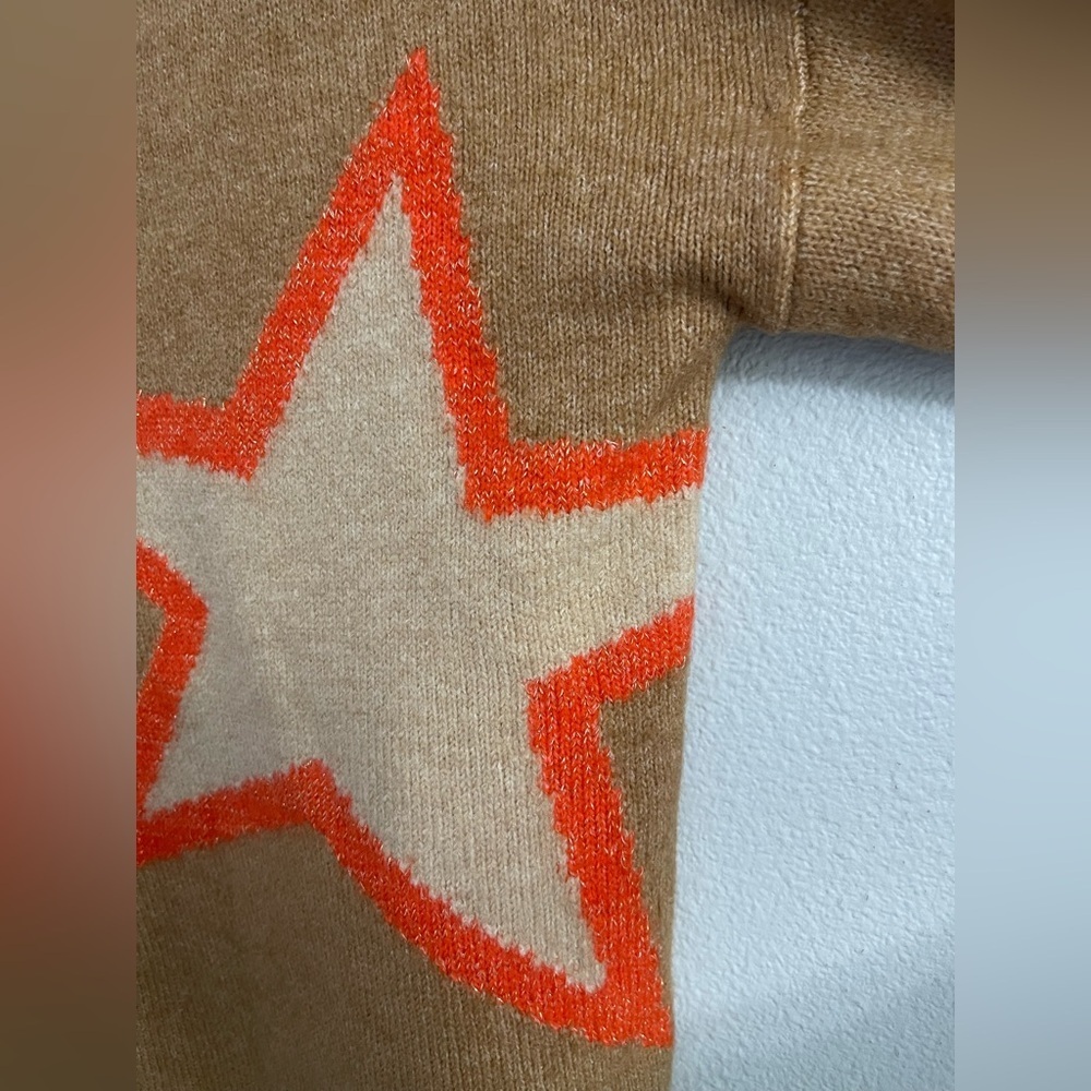 Love Token Star Pullover Beige Sweater Size Medium - Picture 4 of 9